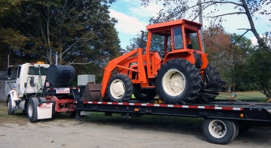 Robert Jones tractor Maine Trailer 10.6.17 lo 3 600 x 450